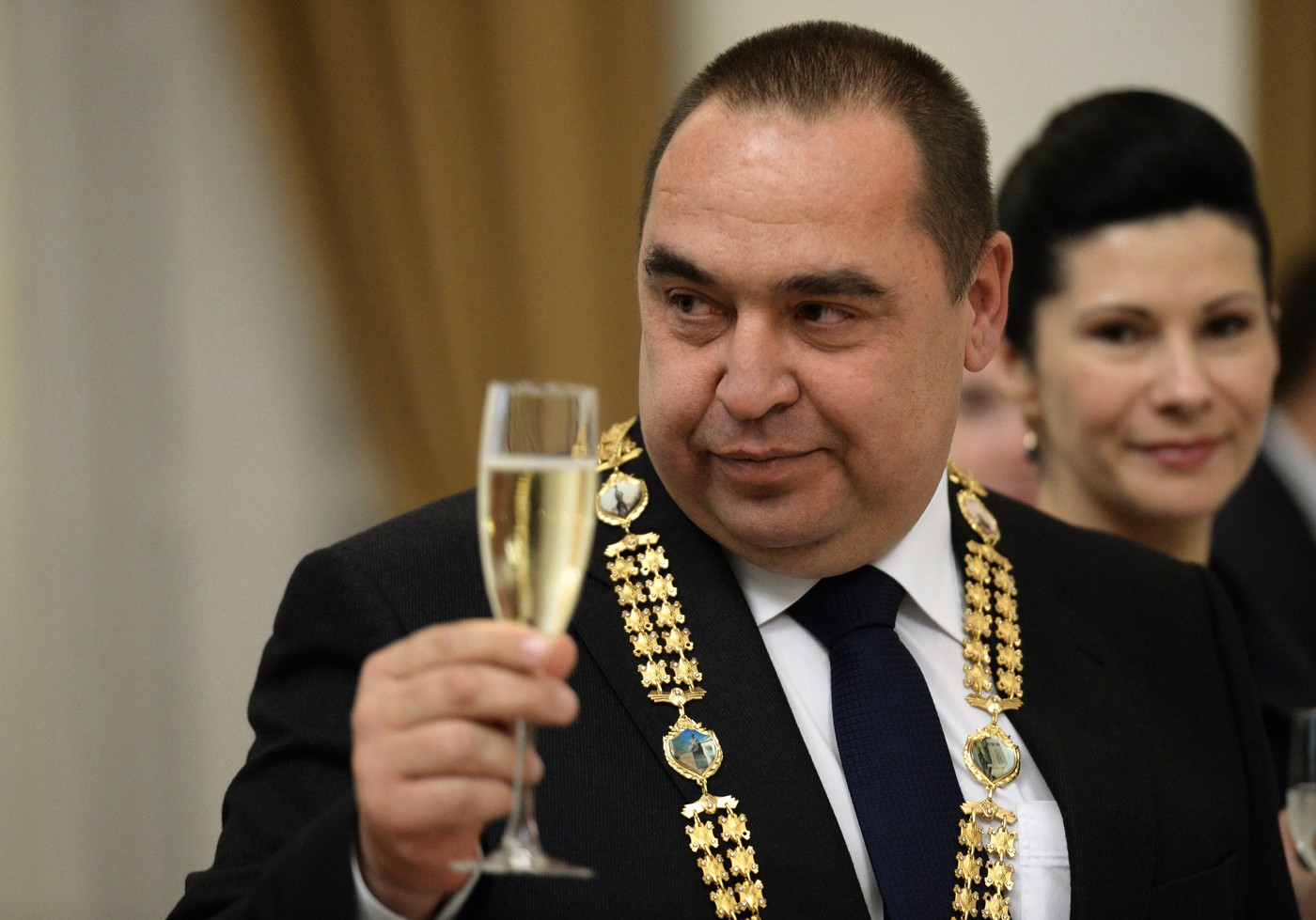 Vůdce separatistů vyzval Porošenka na souboj. Limonov jim chce dělat sekundanta