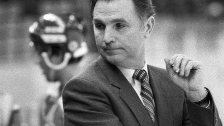 Zemřel legendární hokejový trenér Tichonov