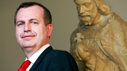 Akademici vystoupili proti rektorovi Zimovi