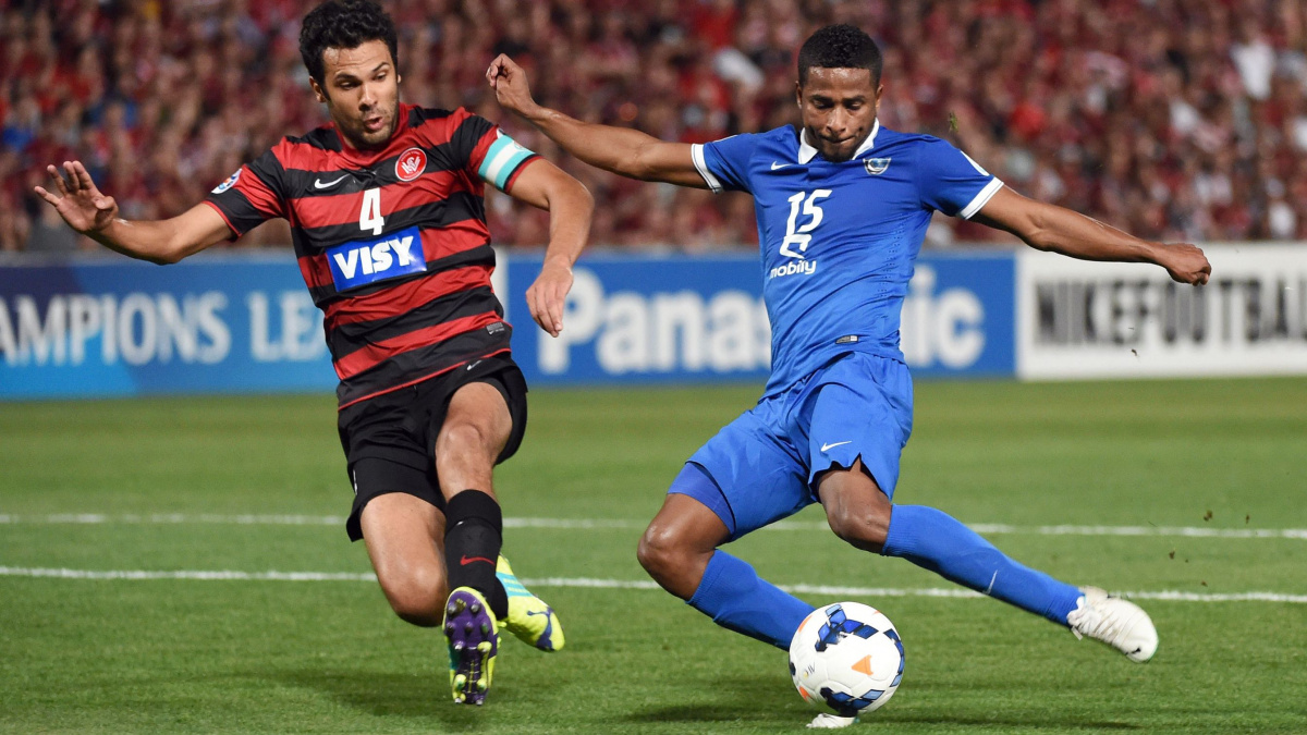 VIDEO: Nejlepší fotbalista Asie dostal trest za plivanec. Je na sebe pyšný