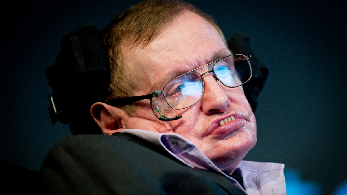 Hawking se hlásí do příští bondovky. Chce být zloduchem