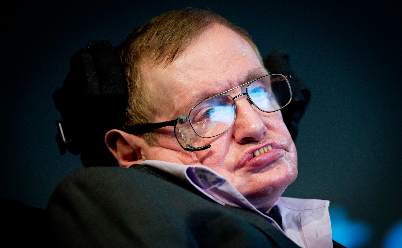 Hawking se hlásí do příští bondovky. Chce být zloduchem