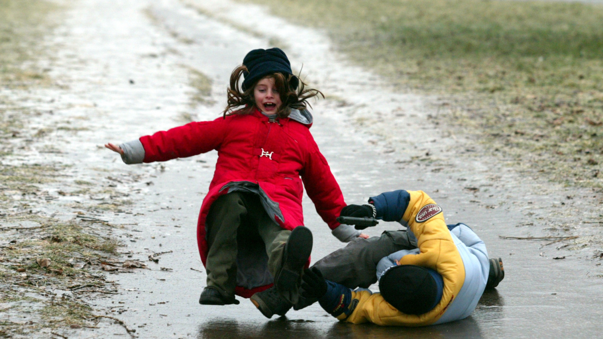 Kvůli ledovce ráno nevyjedou desítky vlaků, omezena bude i doprava v Praze