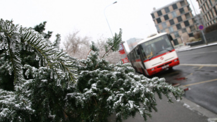 Aktualizováno: Dopravní situace se pomalu zlepšuje