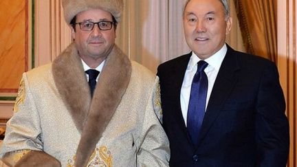 Hollande jako Borat. Francouzi se mu smějí