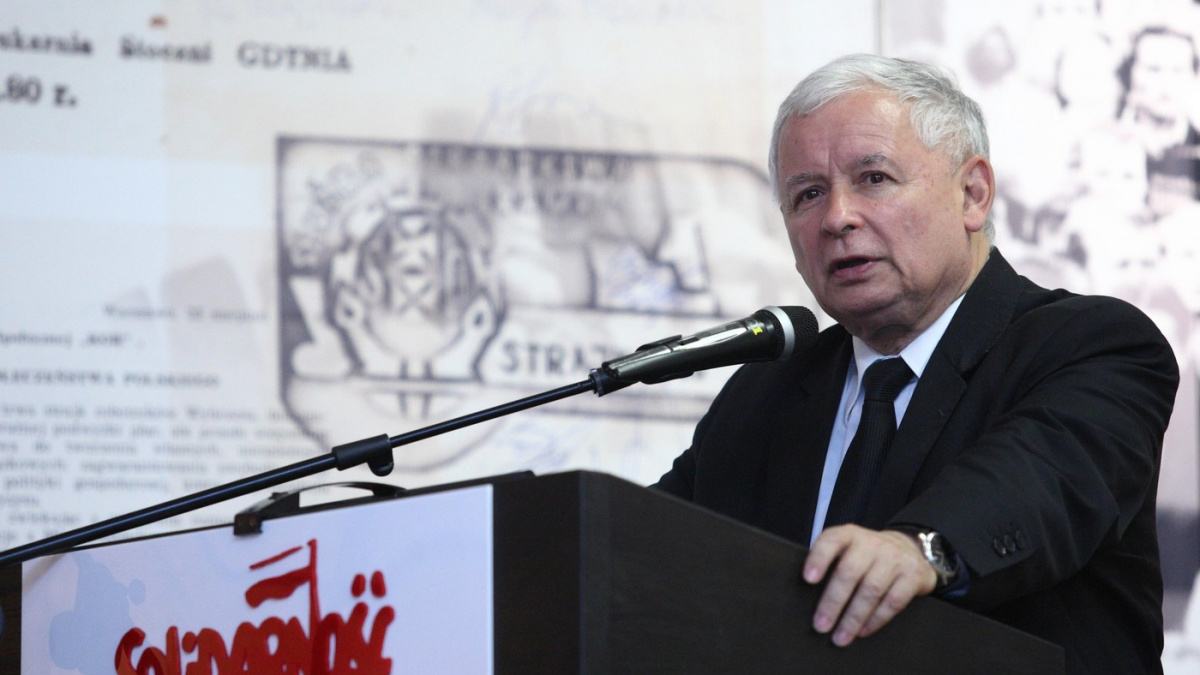 Ve Varšavě demonstrovaly desítky tisíc lidí, místní volby byly podle nich zfalšované