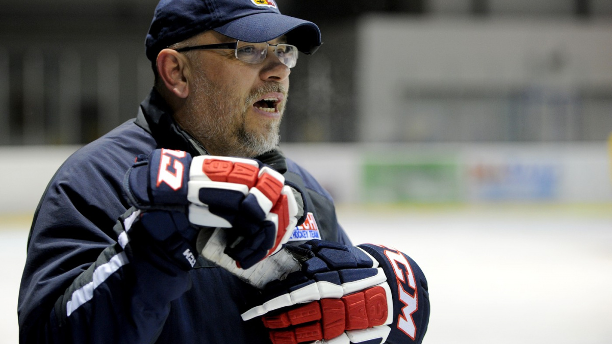 Cesta za medailí začíná. Dvacítku čekají na úvod MS Švédové