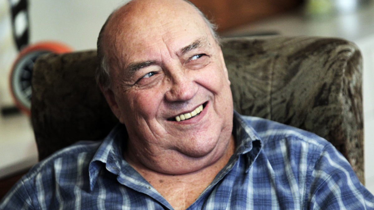 Zemřel hokejový a fotbalový 'obojživelník' Vlastimil Bubník