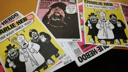 Komentář: Charlie Hebdo zemřel. Pomalu ho zabíjeli i sami Francouzi