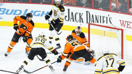 Talent Pastrňák oslnil NHL. Prvními góly sestřelil Voráčkův tým