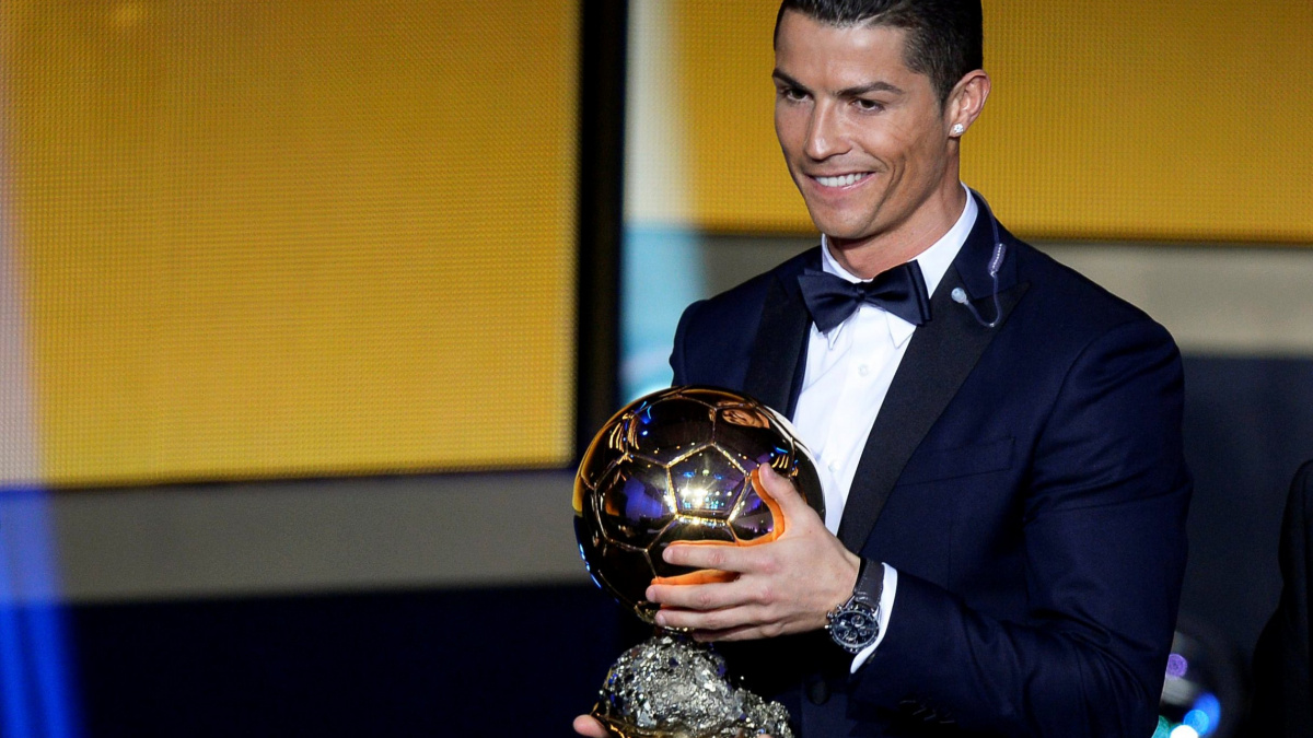 Fotbalovým králem zůstává Ronaldo! Zlatý míč získal potřetí