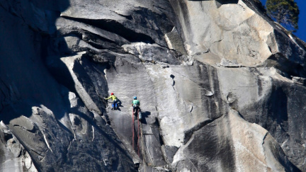 Aktualizováno: Dvojice Amerických lezců dokázala, že možné je i nemožné. Zdolala El Capitana volným stylem