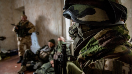 Na letišti v Doněcku už třetím dnem zuří tvrdé boje