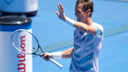 Berdych prošel hladce do osmifinále, Hradecká i Plíšková vypadly