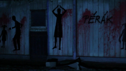 Tajemný Pérák pomaloval zdi vepřína v Letech. Připomíná oběti války