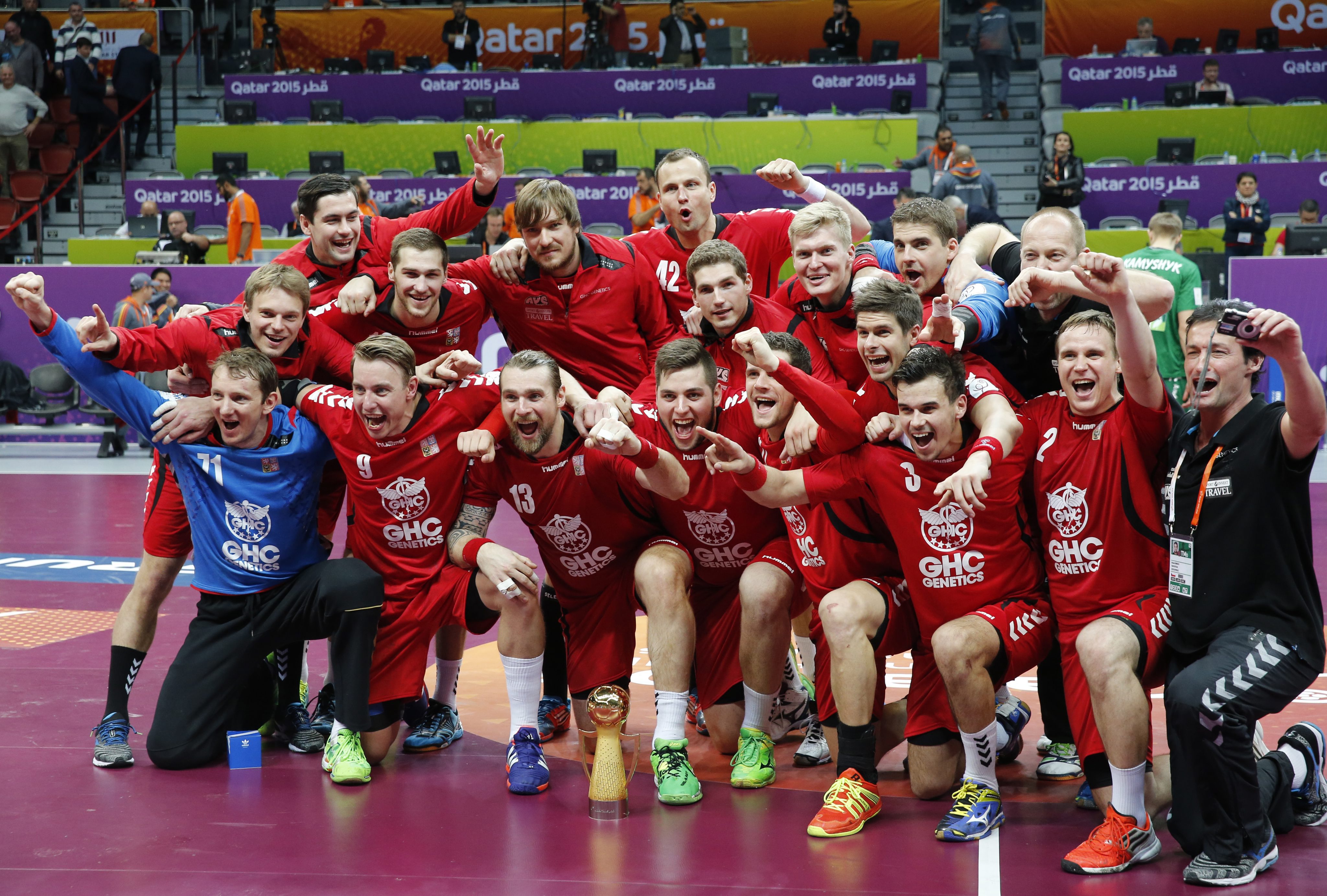 Házenkáři po sedmičkách vybojovali na MS trofej útěchy