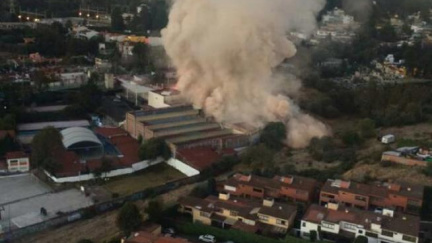 Aktualizováno: U dětské nemocnice v Mexiku vybuchl plyn, desítky zraněných