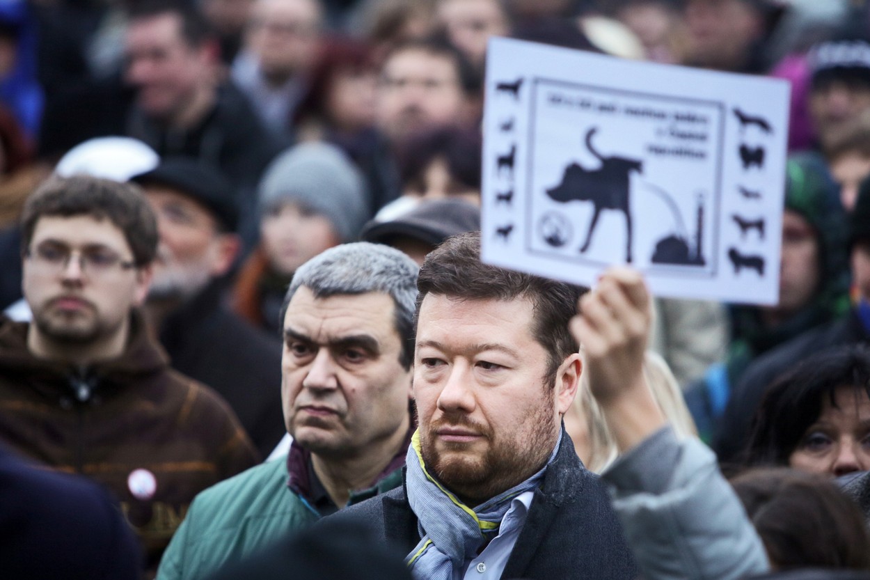 V Praze demonstrovali odpůrci islámu i jejich kritici