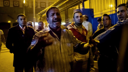 Aktualizováno: Při střetu s policií v Káhiře zemřelo 19 fotbalových fanoušků