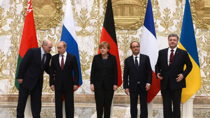 Aktualizováno: Normandská čtyřka uzavřela v Minsku dohodu. Jednala nepřetržitě celou noc