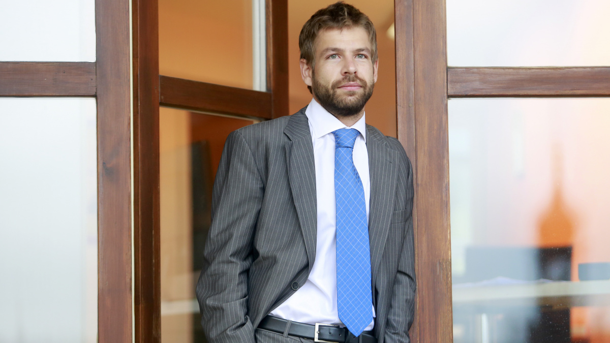 Zeman připustil, že rezignaci Válkové nepřijme. Sobotka trvá na Pelikánovi