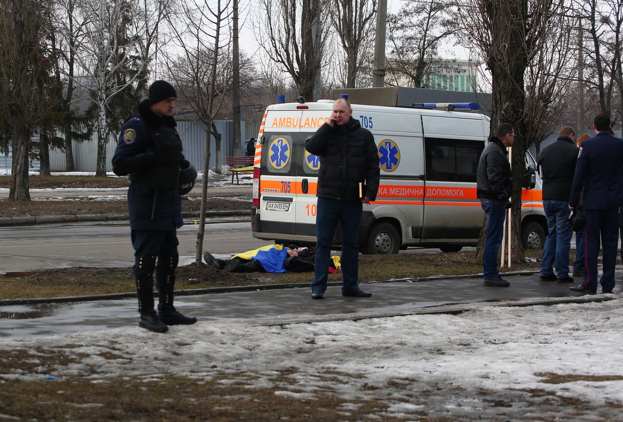 Během pochodu patriotů v Charkově vybuchla bomba. Zemřeli dva lidé