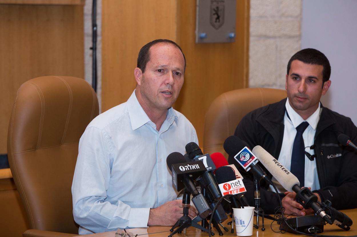 Jeruzalémský starosta pomohl zneškodnit ozbrojeného útočníka