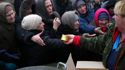 Donbaští povstalci oznámili stažení děl. Porošenkovi zabavili v Sevastopolu loděnice