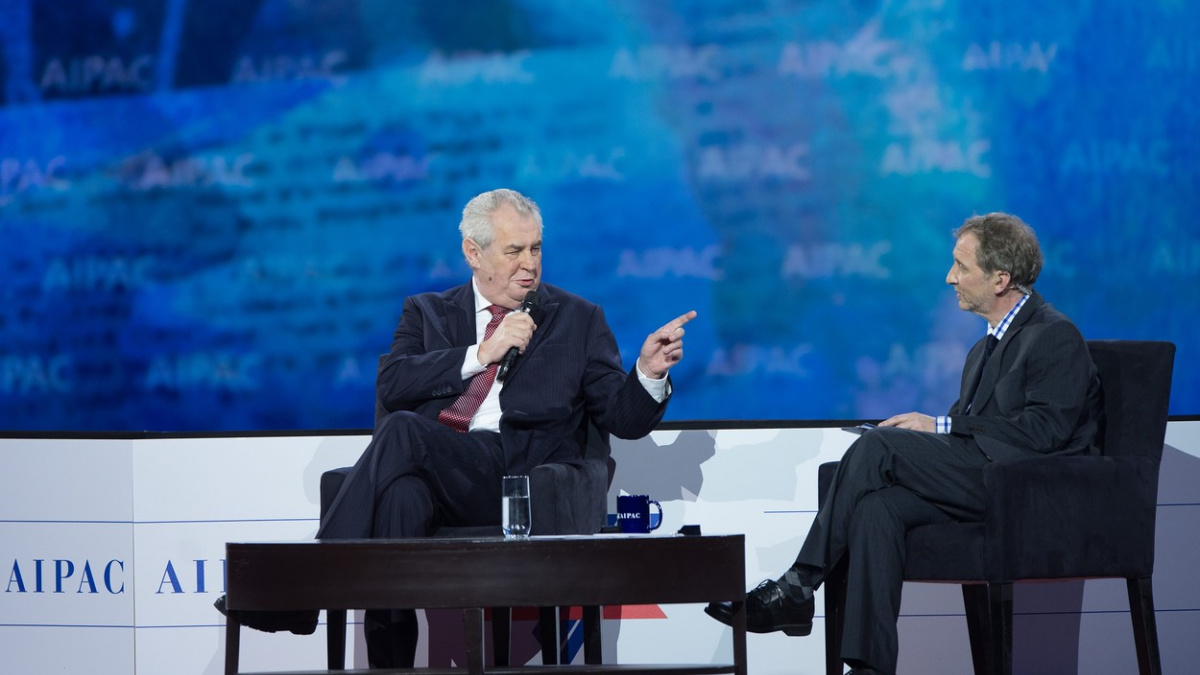 Zeman o boji proti islamismu: 'Všichni musíme říct: Jsem Žid'
