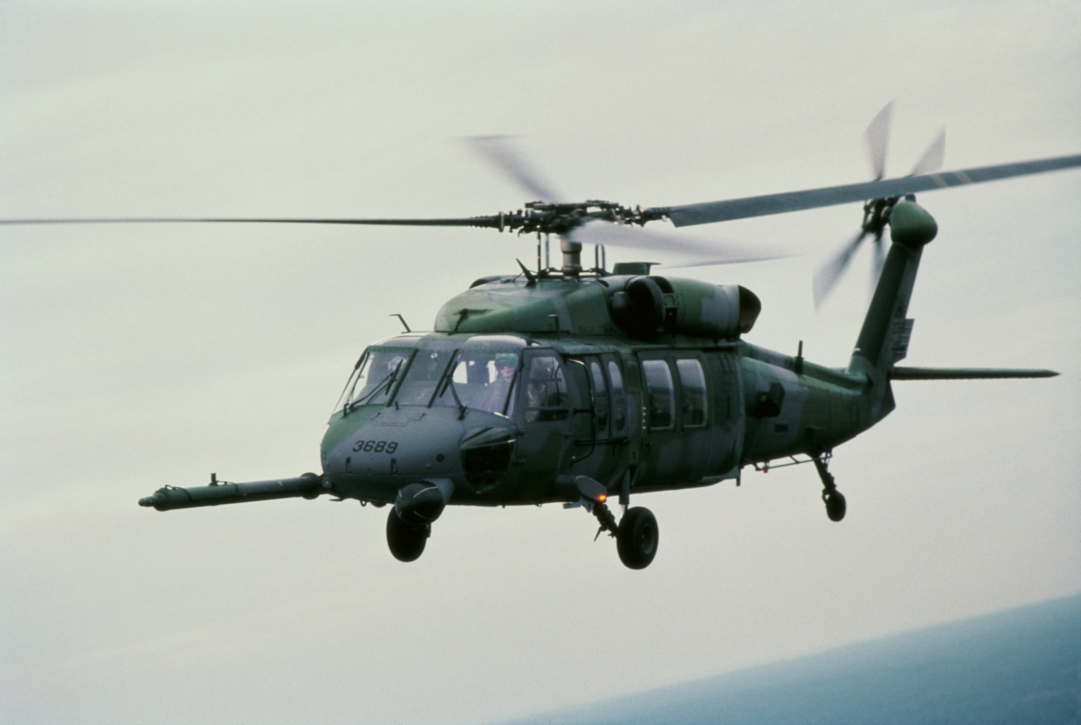 Aktualizováno: Armádní vrtulník se zřítil do moře, zemřelo 11 amerických vojáků