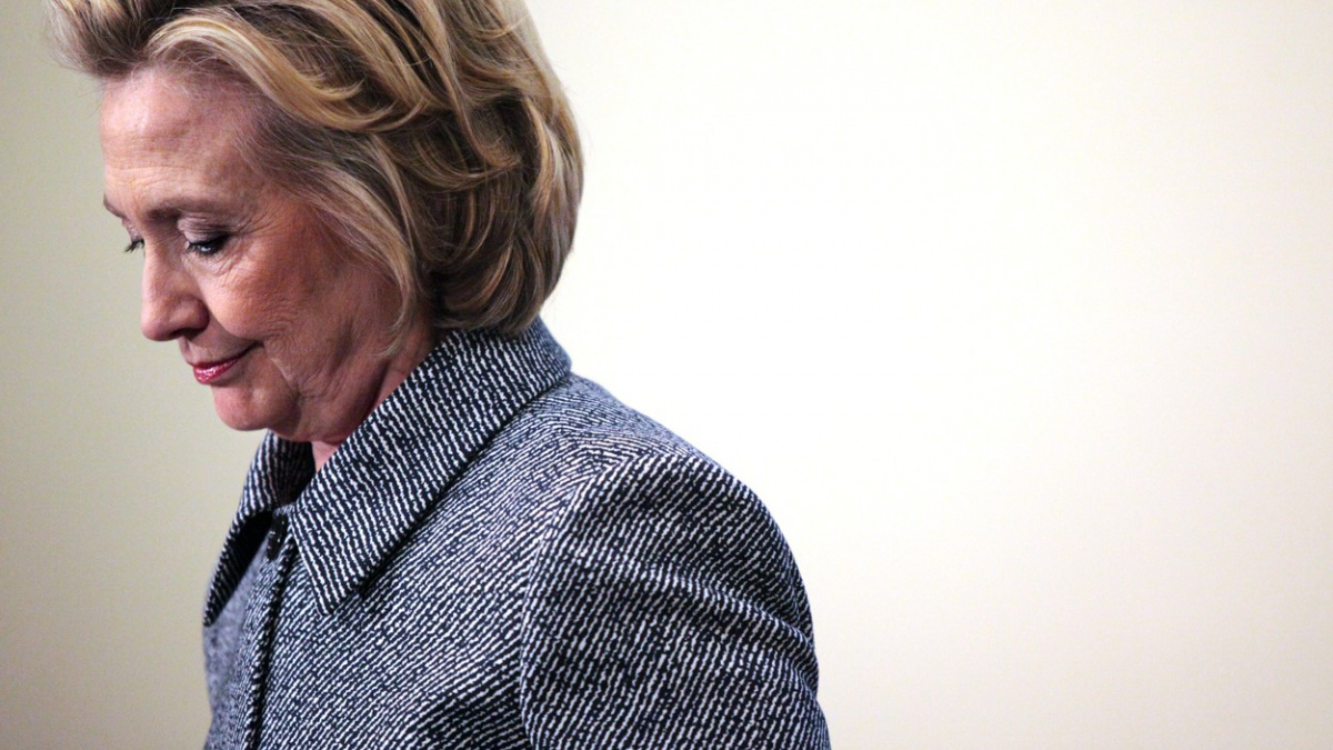 Hillary chce dobýt Bílý dům. Je však příliš zranitelná