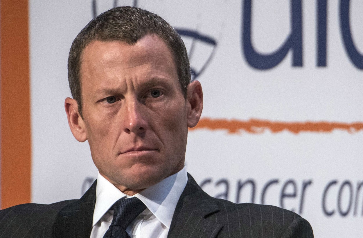 Armstrong na trase Tour de France? To je neuctivé, zlobí se šéf cyklistiky