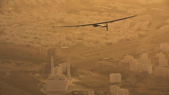 Solar Impulse zase vzlétl a pokračuje v cestě kolem světa