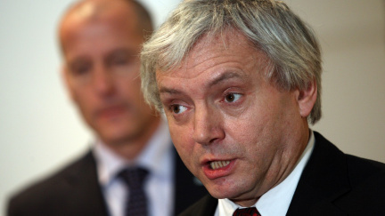 Dopravní expert Laudát rád jezdí s autem po kolejích