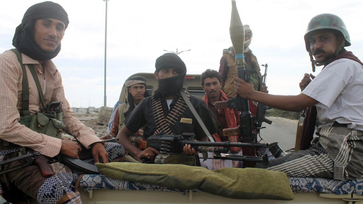 Jemenská krize se prohlubuje. K hranicím se blíží saúdskoarabská vojska