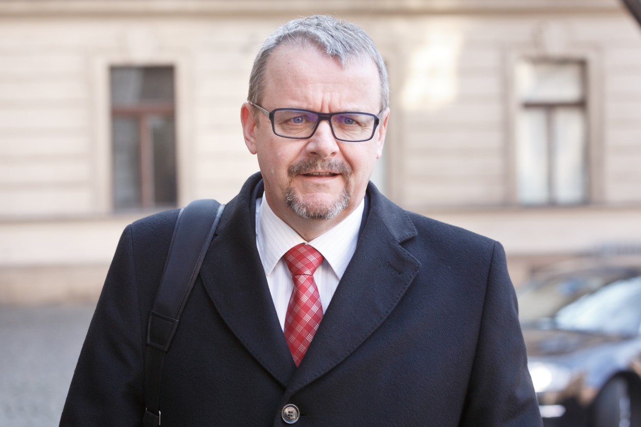 Tendr na mýtné stopla vláda. Ťok musí dopilovat návrh