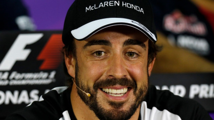 Fernando Alonso bere nejvíc, téměř miliardu ročně