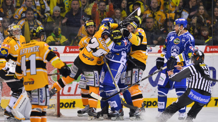 Semifinále začal lépe Litvínov, Kometu porazil nejtěsnějším rozdílem