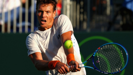 Berdych vstal z mrtvých, proti Tomicovi odvracel čtyři mečboly