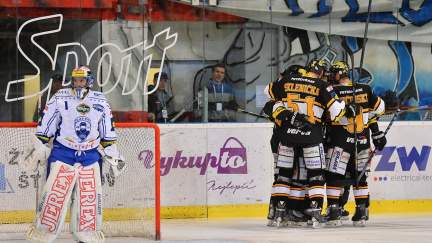 Litvínov má nakročeno do finále, Kometa doma první zápas nezvládla