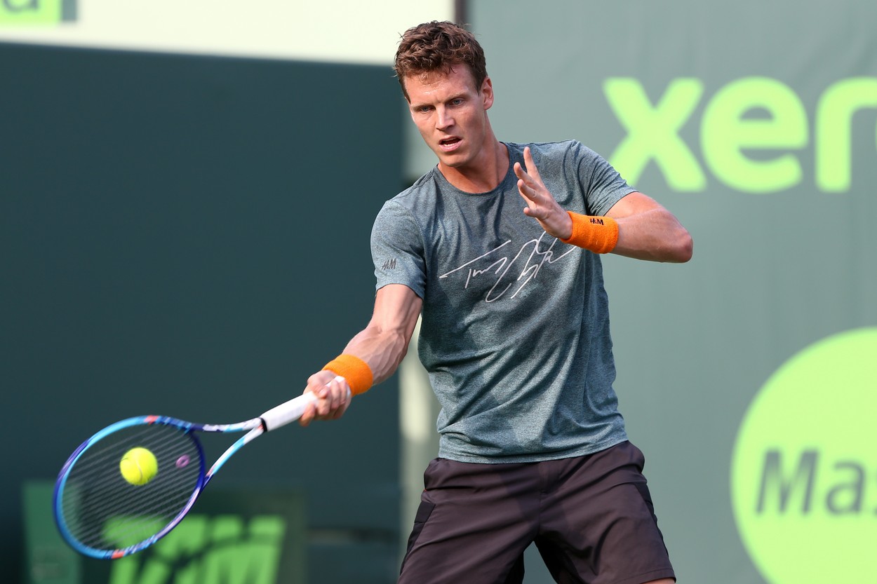 Berdych se na postup moc nenadřel, Monfils musel zápas vzdát