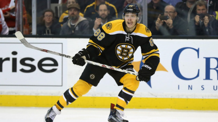 Benjamínek Pastrňák zhatil šanci Jágrovi na postup do play off.