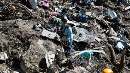 Vteřiny před pádem prý zachytilo video. Vydejte nám ho, vyzývá žalobce nálezce