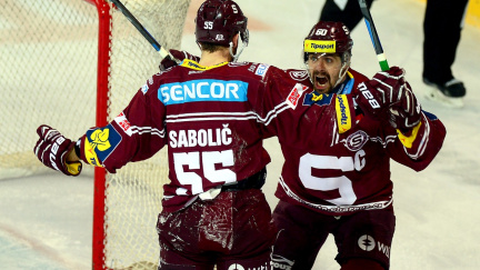 Třinec poprvé zaváhal. Sparta snížila stav série na 1:2