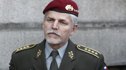 Místo armády ať v Jordánsku pomáhají neziskovky a ministerstva, navrhuje Pavel