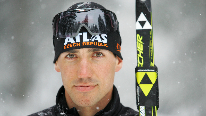 Dálkový běžec Novák střídá Řezáče, poprvé vyhrál prestižní FIS Marathon Cup