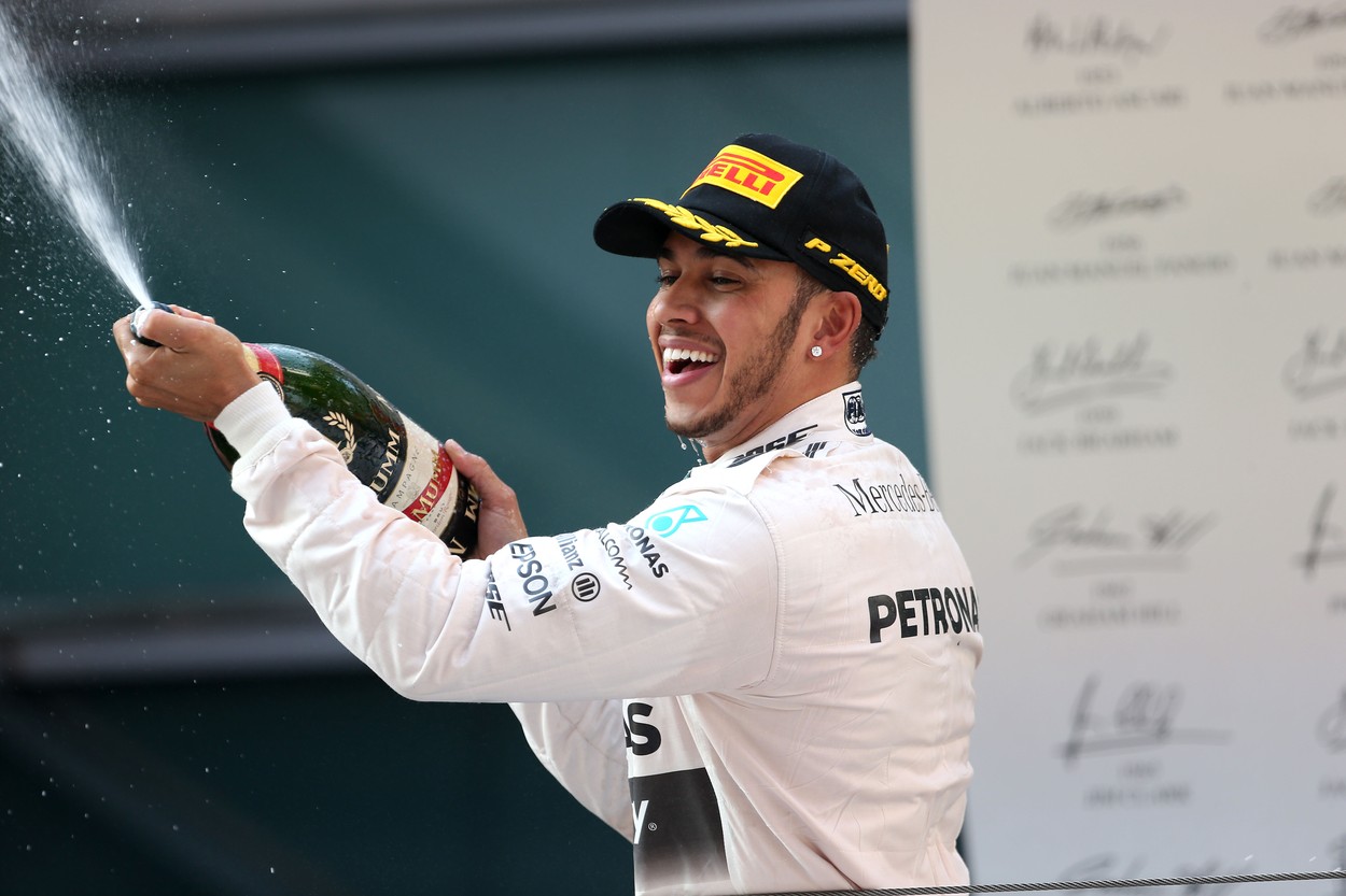 Mercedes opět kraluje F1
