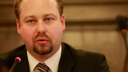 Tejc se bojí, že církevní majetek skončí v cizině a chystá změnu zákona