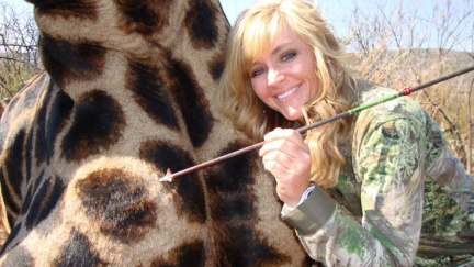 Od zabité žirafy k válce mezi komikem a sportovní lovkyní