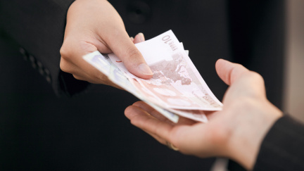 Izrael chce Palestině vrátit miliardy, které několik měsíců zadržoval